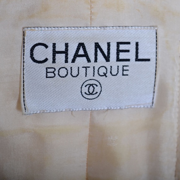 CHANEL ICONIC Ivory Pearl Trim Tweed Lesage Jacket - Picture 5 of 8